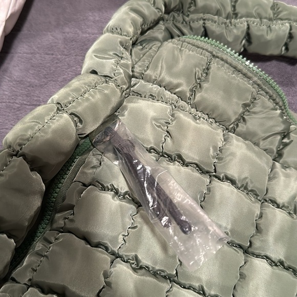 NWT Free People Movement Quilted Carryall, ships in fp bag! - Picture 6 of 9